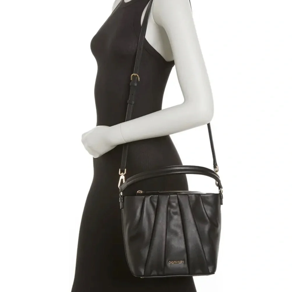 Calvin Klein NEW Myla Smooth PU Bucket Bag Black/Gold